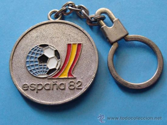 Collection of Keychains: LLAVERO DE DEPORTES. MUNDIAL DE F&Uacute;TBOL ESPA&Ntilde;A 82 1982. SEDE DE SEVILLA, TORRE DEL ORO.