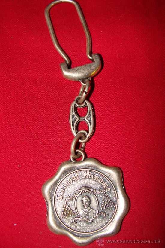 Collection of Keychains: ANTIGUO LLAVERO SANCHEZ ROMATE CARDENAL MENDOZA BODEGA JEREZ