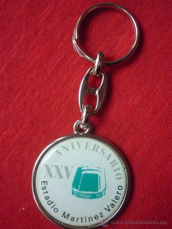 Coleccionismo de llaveros: LLAVERO ANTIGUO ELCHE CLUB DE FUTBOL - 25 ANIVERSARIO - ESTADIO MARTINEZ VALERO - DIFICIL