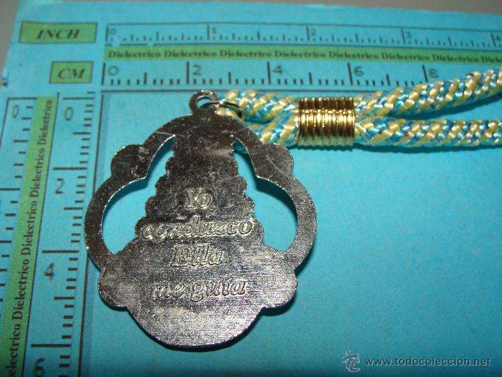 Coleccionismo de llaveros: LLAVERO MEDALLA DE LA VIRGEN DEL ROC&Iacute;O. CON CORD&Oacute;N - Foto 2