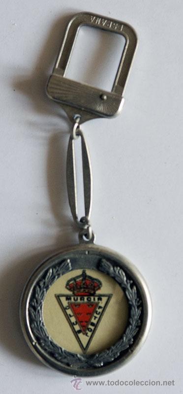 Coleccionismo de llaveros: LLAVERO ANTIGUO - ESCUDO EQUIPO DE FUTBOL - MURCIA CLUB FUTBOL