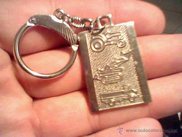 Coleccionismo de llaveros: EBRO TRACTORES CAMION EXCAVADORA ANTIGUO M Y F LLAVERO CROMADO 3.8CMS ALTO