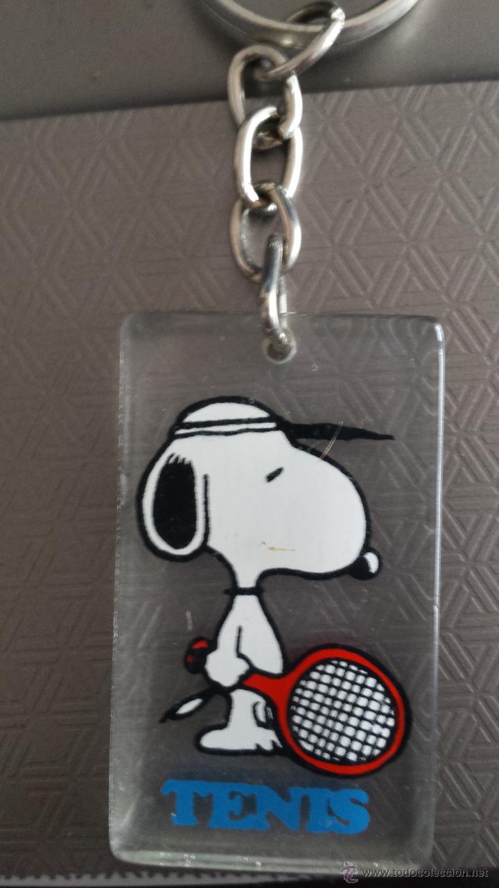 Coleccionismo de llaveros: LLAVERO DE SNOOPY; TENIS; BUEN ESTADO
