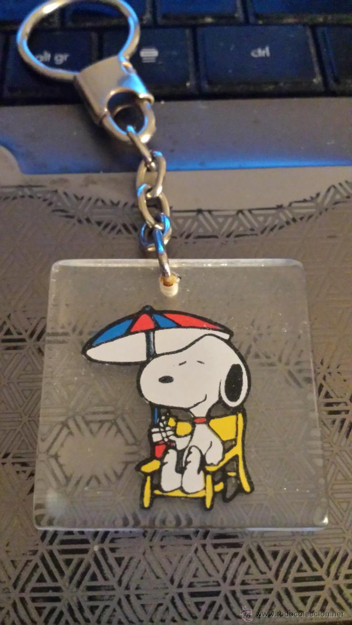 Coleccionismo de llaveros: LLAVERO DE SNOOPY, HAMACA Y SOMBRILLA; BUEN ESTADO