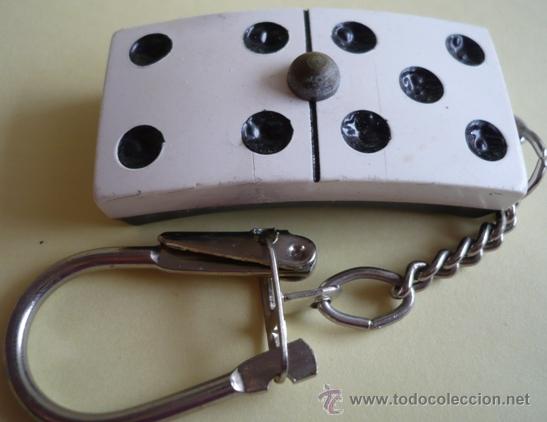 Colecionismo de porta-chaves: LLAVERO FICHA DOMINO CURVADA. PLASTICO. JUEGOS. ENTRETENIMIENTO.