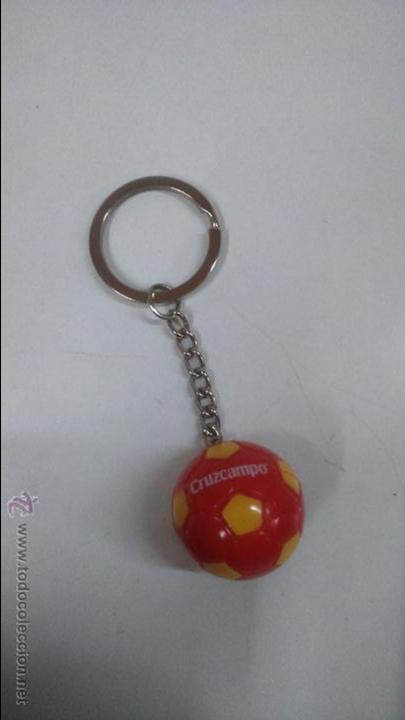 Coleccionismo de llaveros: LLAVERO BALON DE FUTBOL. CRUZCAMPO