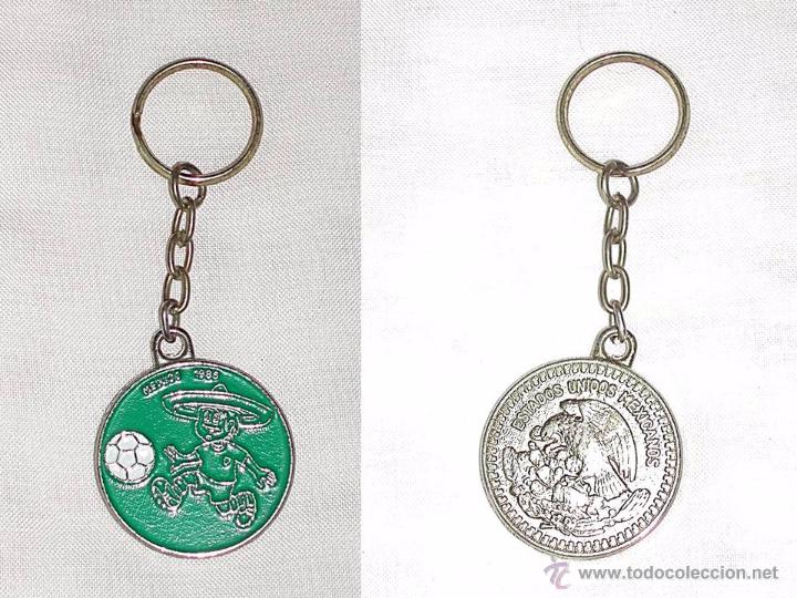 Coleccionismo de llaveros: Raro Llavero Mundial Futbol MEXICO 86 y mascota MEXICO 70 y en el reverso MONEDA PESOS MEXICANOS