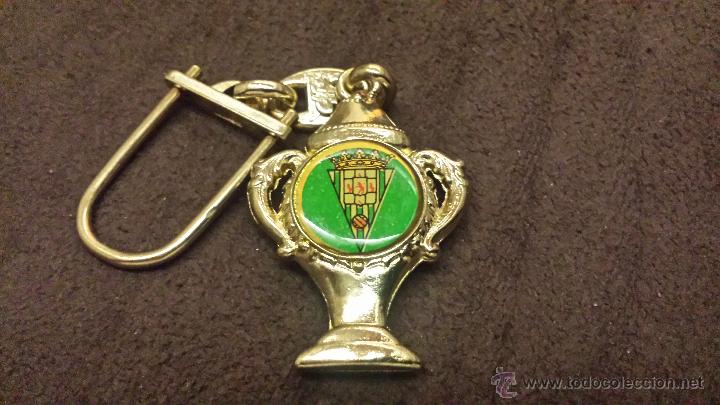 Sammlung von Schl&uuml;sselanh&auml;ngern: LLAVERO ESCUDO EQUIPO CORDOBA CLUB  FUTBOL