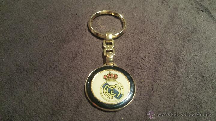 Sammlung von Schl&uuml;sselanh&auml;ngern: LLAVERO CON ESCUDO EQUIPO FUTBOL REAL MADRID CHAPADO EN ORO
