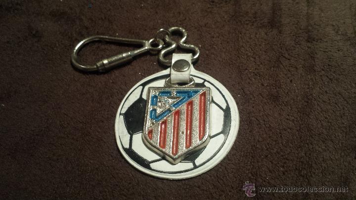 Sammlung von Schl&uuml;sselanh&auml;ngern: LLAVERO RARO Y ANTIGUO ESCUDO EQUIPO FUTBOL CLUB ATLETICO DE MADRID