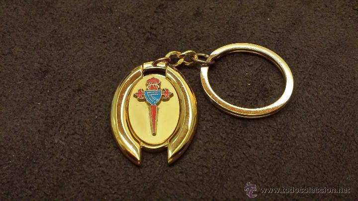 Sammlung von Schl&uuml;sselanh&auml;ngern: LLAVERO CON ESCUDO EQUIPO FUTBOL REAL CLUB CELTA DE VIGO(LLAVERO CHAPADO EN ORO)