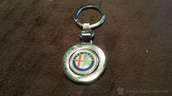 Sammlung von Schl&uuml;sselanh&auml;ngern: LLAVERO EMBLEMA COCHE ALFA ROMEO CON EL PATR&Oacute;N DE LOS CONDUCTORES SAN CRISTOBAL