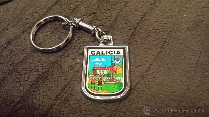 Sammlung von Schl&uuml;sselanh&auml;ngern: LLAVERO CON COSAS T&Iacute;PICAS DE GALICIA HORREO GAITEROS Y CRUCEIRO