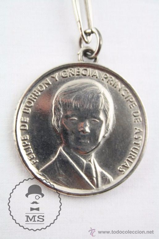 Colecionismo de porta-chaves: Llavero / Medalla - Felipe de Borb&oacute;n y Grecia. Pr&iacute;ncipe de Asturias / Rey. A&ntilde;o 1977 - 32 Mm Di&aacute;metro