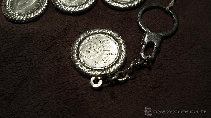 Collectionnisme de portes-cl&eacute;s: LLAVERO CON MONEDA DE 5 PESETA MUNDIAL ESPA&Ntilde;A FUTBOL 82 (1980 /80 SIN CIRCULAR)