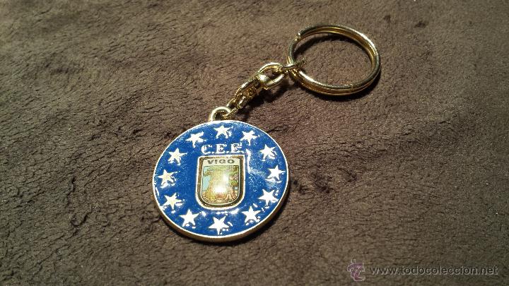 Sammlung von Schl&uuml;sselanh&auml;ngern: LLAVERO COMUNIDAD ECON&Oacute;MICA EUROPEA C.E.E. CON ESCUDO CIUDAD DE VIGO