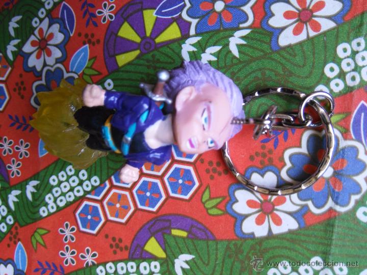 Collectionnisme de portes-cl&eacute;s: llavero dragon ball bola de dragon trunks