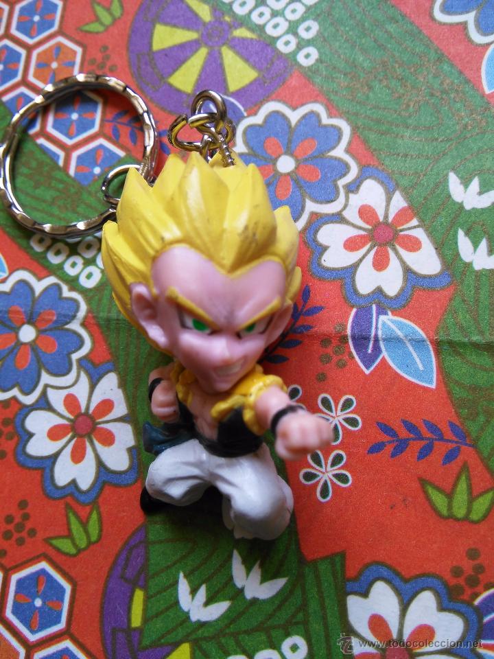 Collectionnisme de portes-cl&eacute;s: llavero dragon ball bola de dragon gotenks