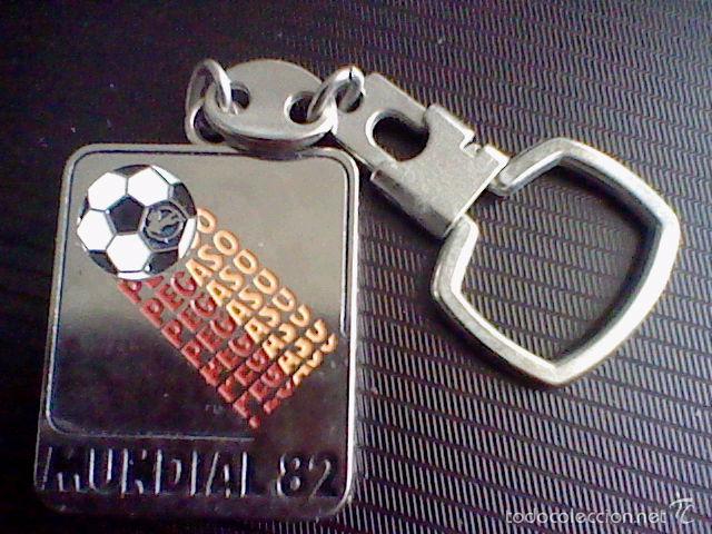 Coleccionismo de llaveros: LLAVERO PEGASO CAMIONES MUNDIAL ESPA&Ntilde;A 82 FUTBOL