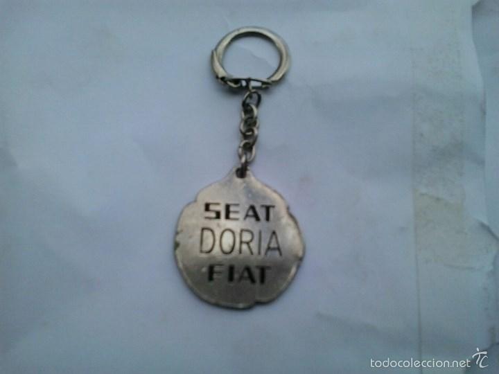 Coleccionismo de llaveros: Llaveros de concesionarios SEAT,ONECA,DORIA - Foto 2