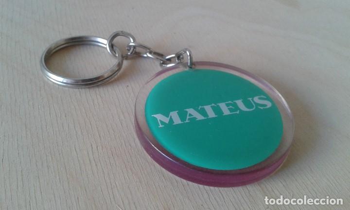 Coleccionismo de llaveros: Precioso antiguo llavero Metacrilato -- MATEUS -- Cada cara un color ( Verde y Rosa ) -- A&ntilde;os 80 --