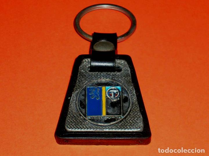 Coleccionismo de llaveros: Antiguo llavero Peugeot Talbot, mide aprox. 9 cms. Original a&ntilde;os 80.