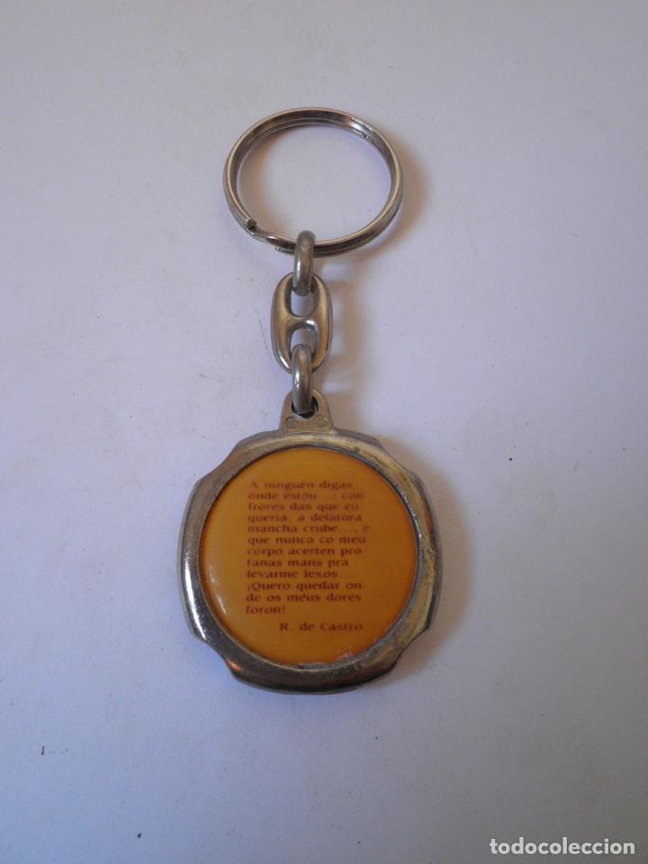Coleccionismo de llaveros: LLAVERO ANTIGUO ROSALIA DE CASTRO - Foto 2