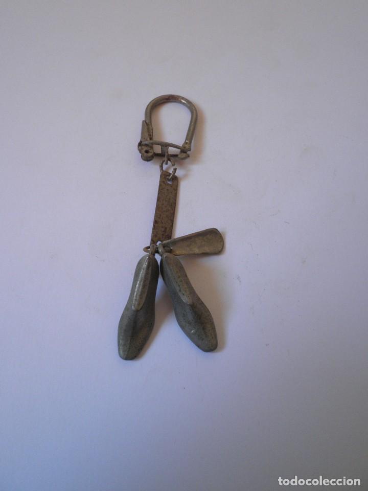 Colecionismo de porta-chaves: LLAVERO ANTIGUO ZAPATOS DE TACON