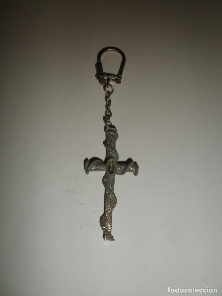 Collection of Keychains: LLAVERO ANTIGUO CRUZ
