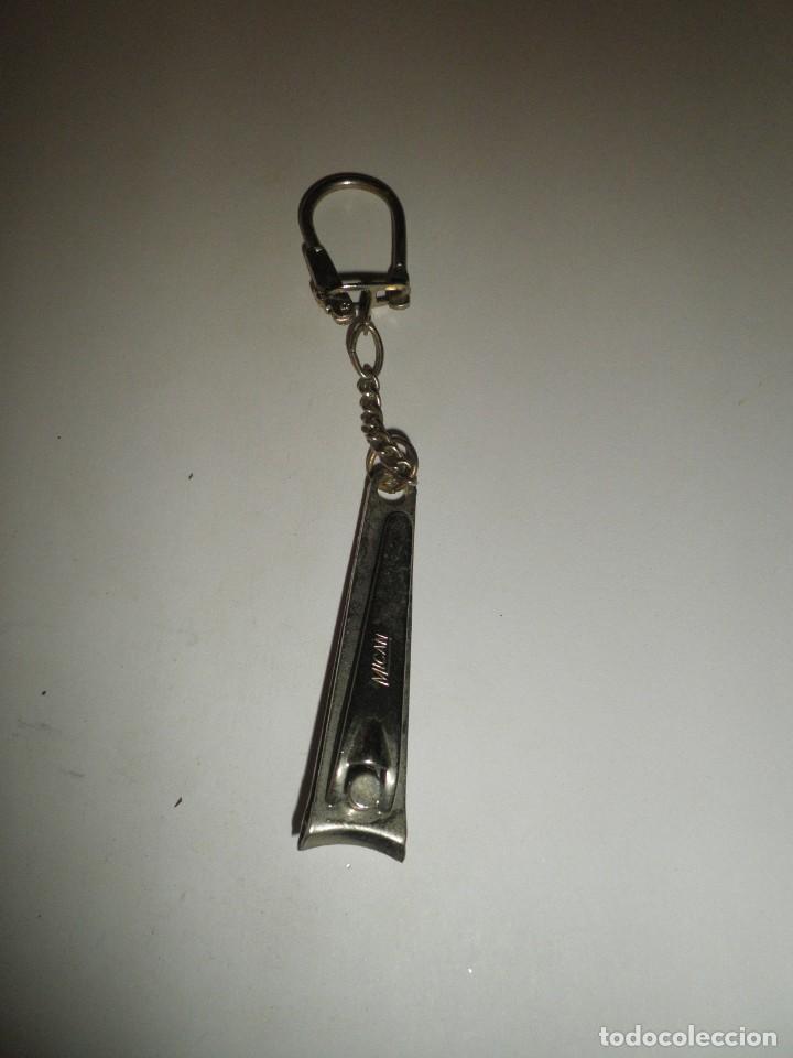 Collection of Keychains: LLAVERO ANTIGUO CORTAU&Ntilde;AS