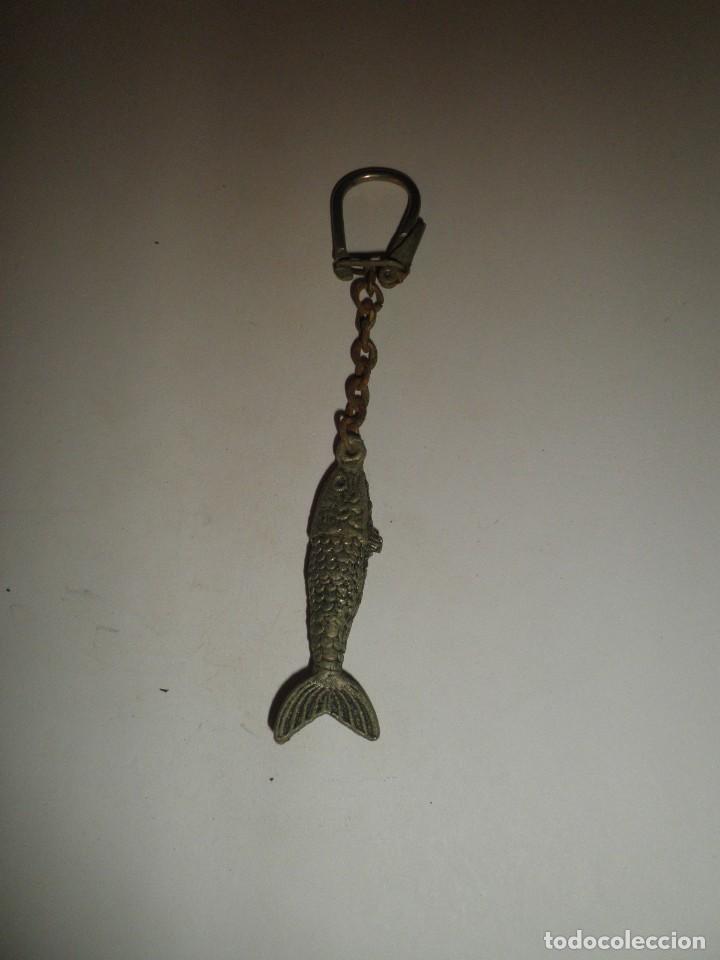 Collection of Keychains: LLAVERO ANTIGUO PEZ
