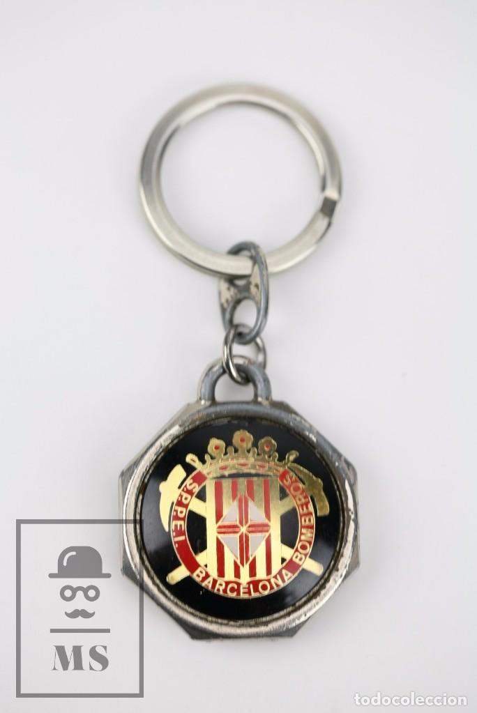 Colecionismo de porta-chaves: Llavero de Metal - SPPEI / Bomberos de Barcelona - Generalitat de Catalunya - Medidas 3 x 4 cm