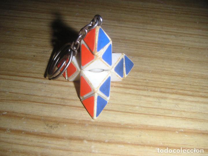 Coleccionismo de llaveros: Llavero rompecabezas pir&aacute;mide Rubik - puzzle - Foto 1