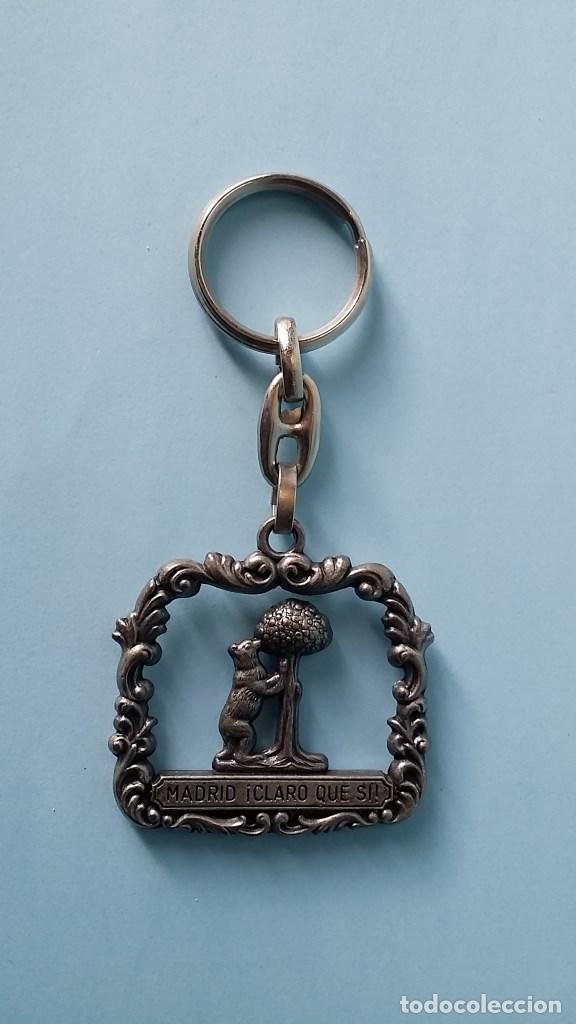 Coleccionismo de llaveros: LLavero de Madrid con el oso y el madro&ntilde;o Madrid claro que s&iacute; ! aut&eacute;ntico a&ntilde;os ochenta. Buen estado.
