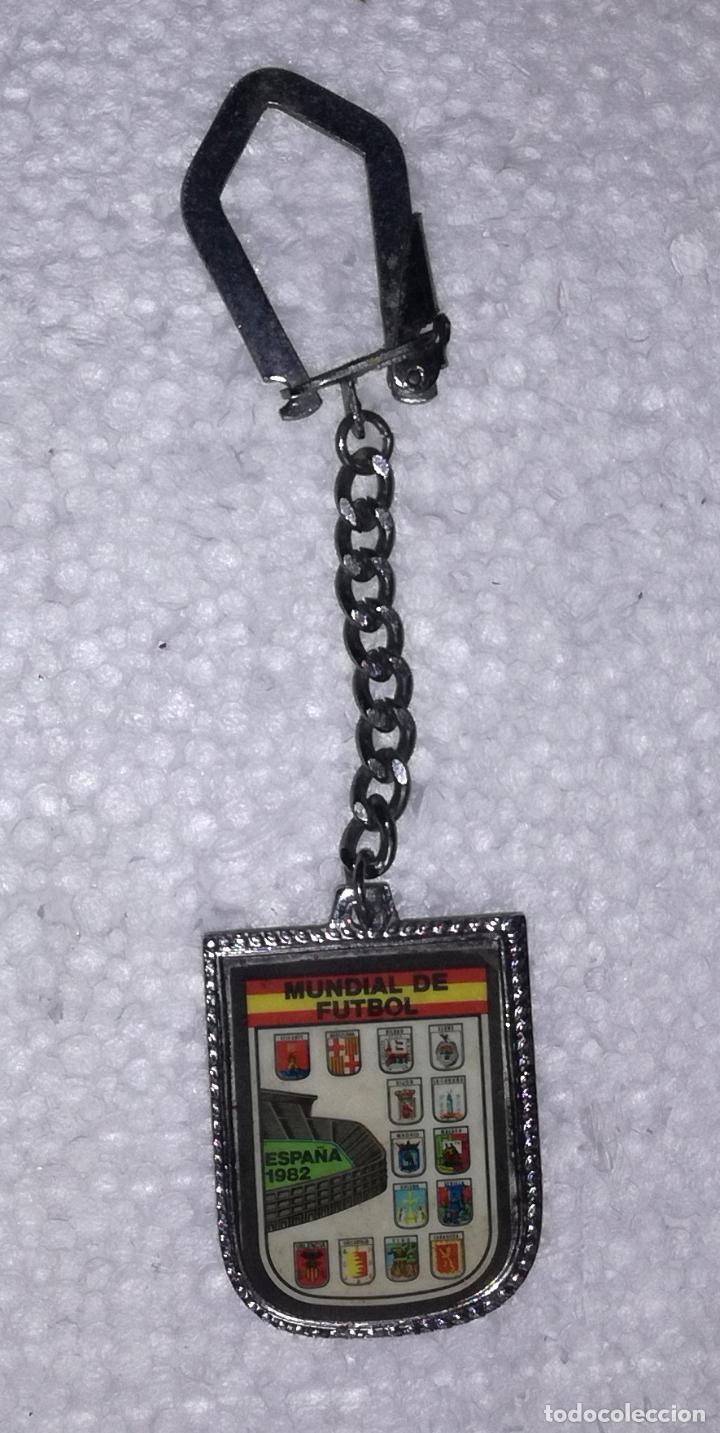 Coleccionismo de llaveros: Llavero Mundial de Futbol Espa&ntilde;a 1982, con 14 escudos de las sedes