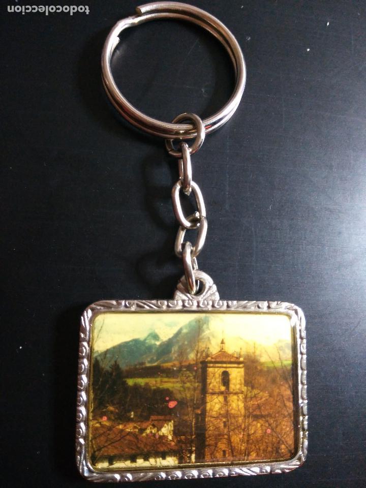 Collection of Keychains: Llavero antiguo con publicidad de ANTXUSI. EMPRESA DE REFORMAS GENERALES. BEASAIN, Pais vasco.