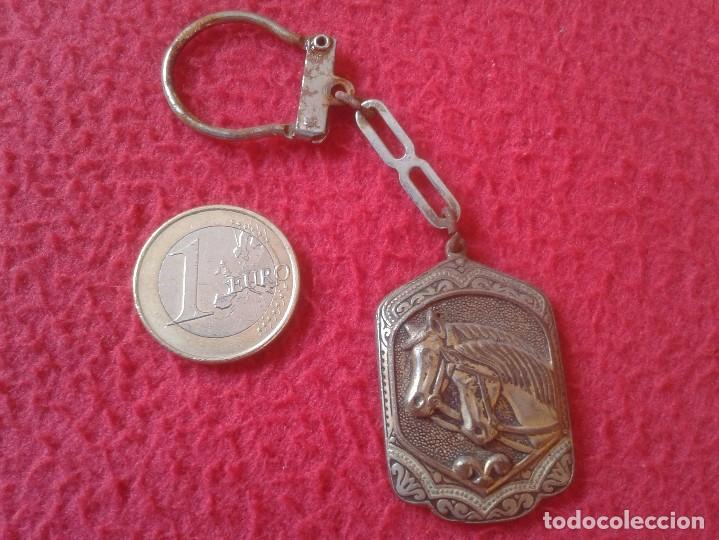 Collectionnisme de portes-cl&eacute;s: ANTIGUO LLAVERO KEYRING PORTA-CL&Eacute; KEYCHAIN CABALLOS CABALLO HORSE HORSES ITALY SE&Ntilde;ALES DE TR&Aacute;FICO ?