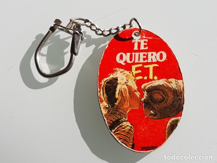 Coleccionismo de llaveros: PHOSKITOS : ANTIGUO LLAVERO CROMO DE E.T EL EXTRATERRESTRE , REGALO PROMOCIONAL DE PHOSKITOS A&Ntilde;OS 80