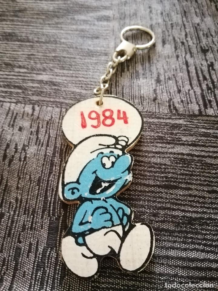 Coleccionismo de llaveros: LLAVERO VINTAGE EN MADERA DE PITUFO 1984 (PESO: 11 GRAMOS)