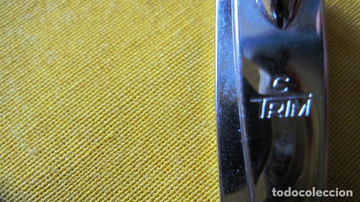 Coleccionismo de llaveros: lote de dos llaveros corta u&ntilde;as de c trim. impecables - Foto 2