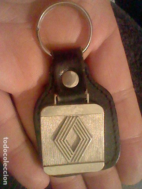 Collection of Keychains: LLAVERO RENAULT CAMIONES Y COCHES DORSO EASA I MERCADO NACIONAL DE OCASION