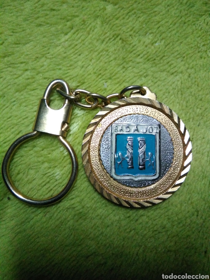 Sammlung von Schl&uuml;sselanh&auml;ngern: Llavero escudo Heraldico Badajoz Extremadura