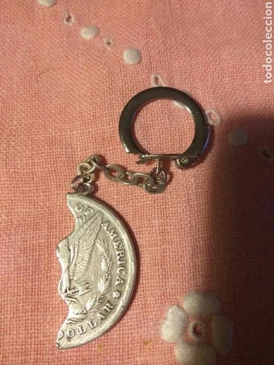 Coleccionismo de llaveros: Llavero media moneda dolar de plata. - Foto 3