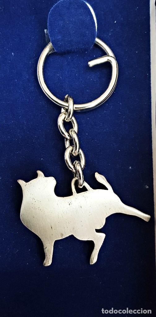 Coleccionismo de llaveros: Llavero de Toro. Metal y en su caja.