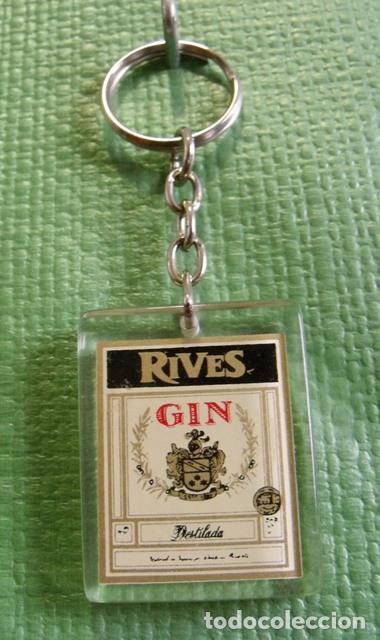 Coleccionismo de llaveros: Llavero Publicitario Ginebra Rives Gin - Puerto de Santa Mar&iacute;a (C&aacute;diz)