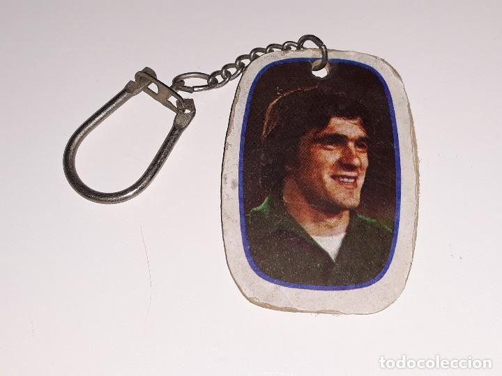 Coleccionismo de llaveros: ANTIGUO LLAVERO CROMO FUTBOL MUNDIAL ESPA&Ntilde;A 82 REGALO PROMOCIONAL DE PHOSKITOS - ARKONADA -