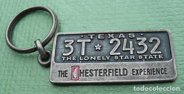 Coleccionismo de llaveros: Llavero Matr&iacute;cula Coche Texas Promocional Tabaco Chesterfield (Chester) - The Lonely Star State