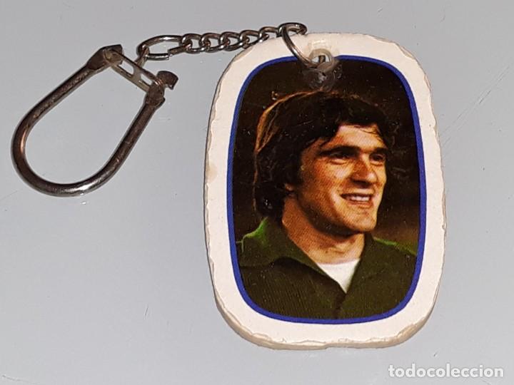 Coleccionismo de llaveros: ANTIGUO LLAVERO CROMO FUTBOL MUNDIAL ESPA&Ntilde;A 82 REGALO PROMOCIONAL DE PHOSKITOS - ARKONADA -