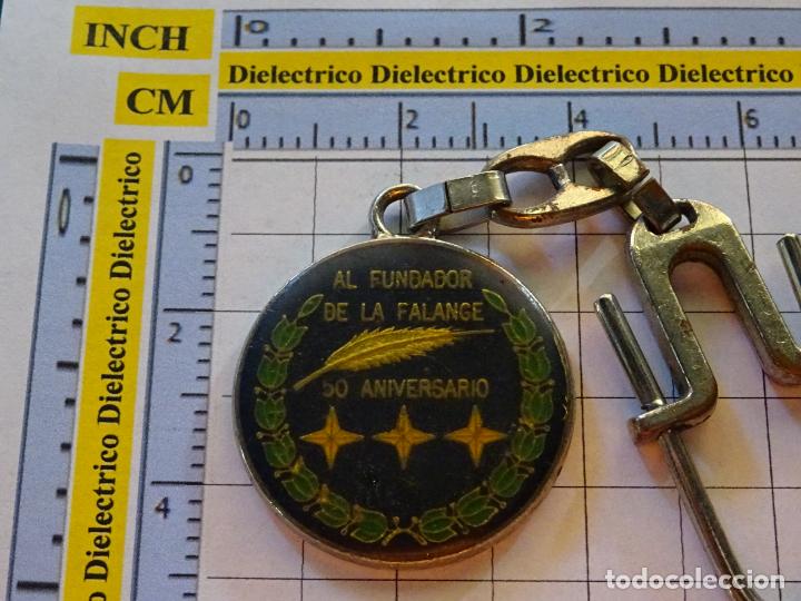 Collezionismo di Portachiavi: LLAVERO A&Ntilde;OS 70 80. POL&Iacute;TICO MILITAR. 50 ANIVERSARIO DE LA FALANGE 1933 1983.