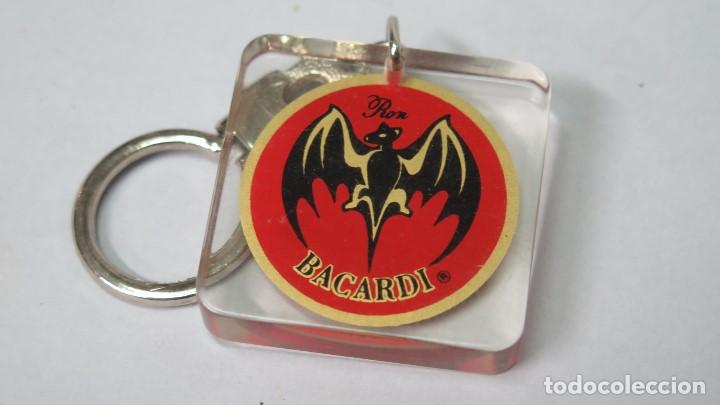 Collectionnisme de portes-cl&eacute;s: LLAVERO BACARI